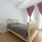 Ines - Modern 2br With Garden Views Bukurešť