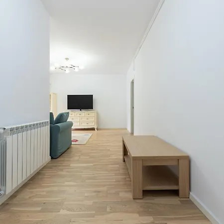 Ines - Modern 2br With Garden Views