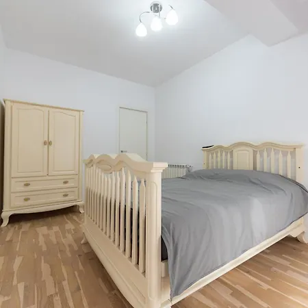Ines - Modern 2br With Garden Views Lejlighed