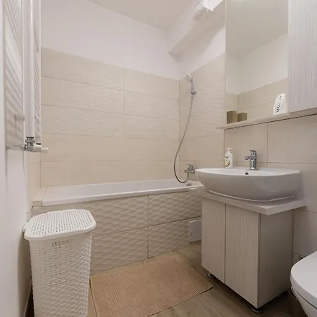 Ines - Modern 2br With Garden Views *