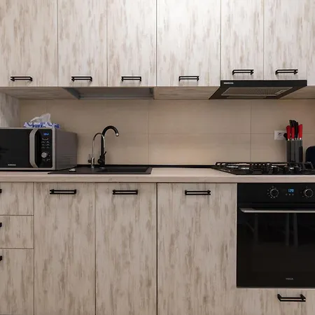 Ines - Modern 2br With Garden Views *