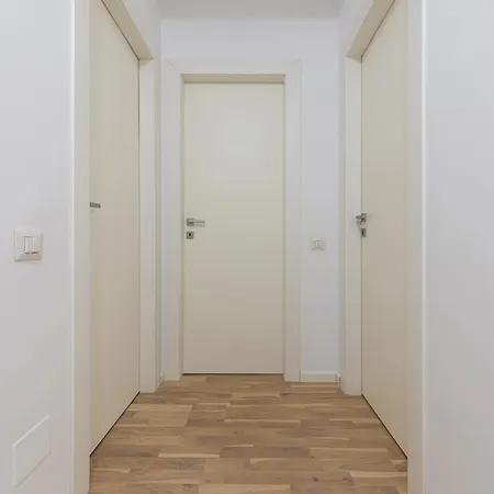 Ines - Modern 2br With Garden Views * Bucarest