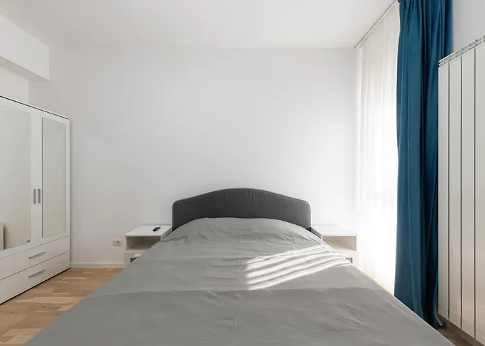 Daire Ines - Modern 2br With Garden Views Bükreş