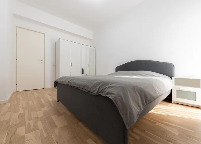 Ines - Modern 2br With Garden Views *