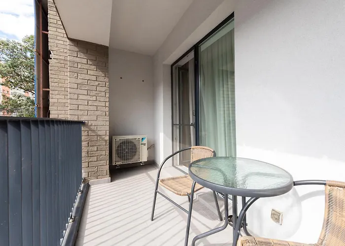 Ines - Modern 2br With Garden Views Apartment Bucharest