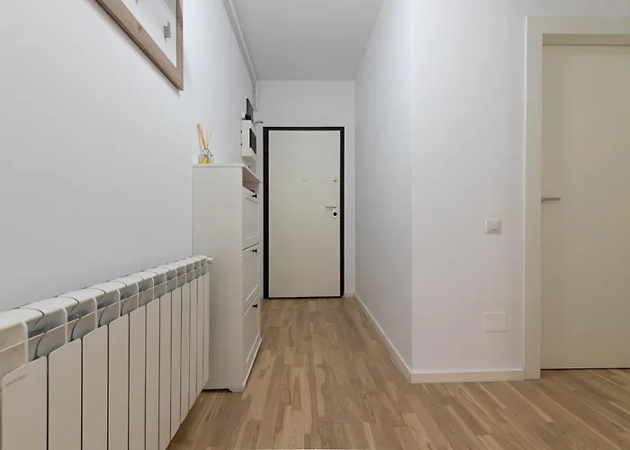 Apartment Ines - Modern 2br With Garden Views Bukarest