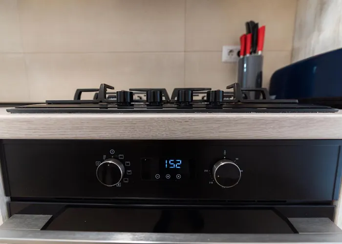 Ines - Modern 2br With Garden Views Apartment *