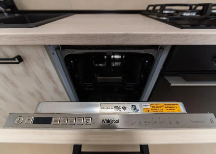 Ines - Modern 2br With Garden Views * Бухарест